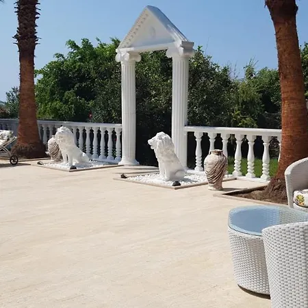 Moonlight Bed & Breakfast 2*