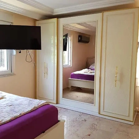 Moonlight Nocleg ze śniadaniem 2*